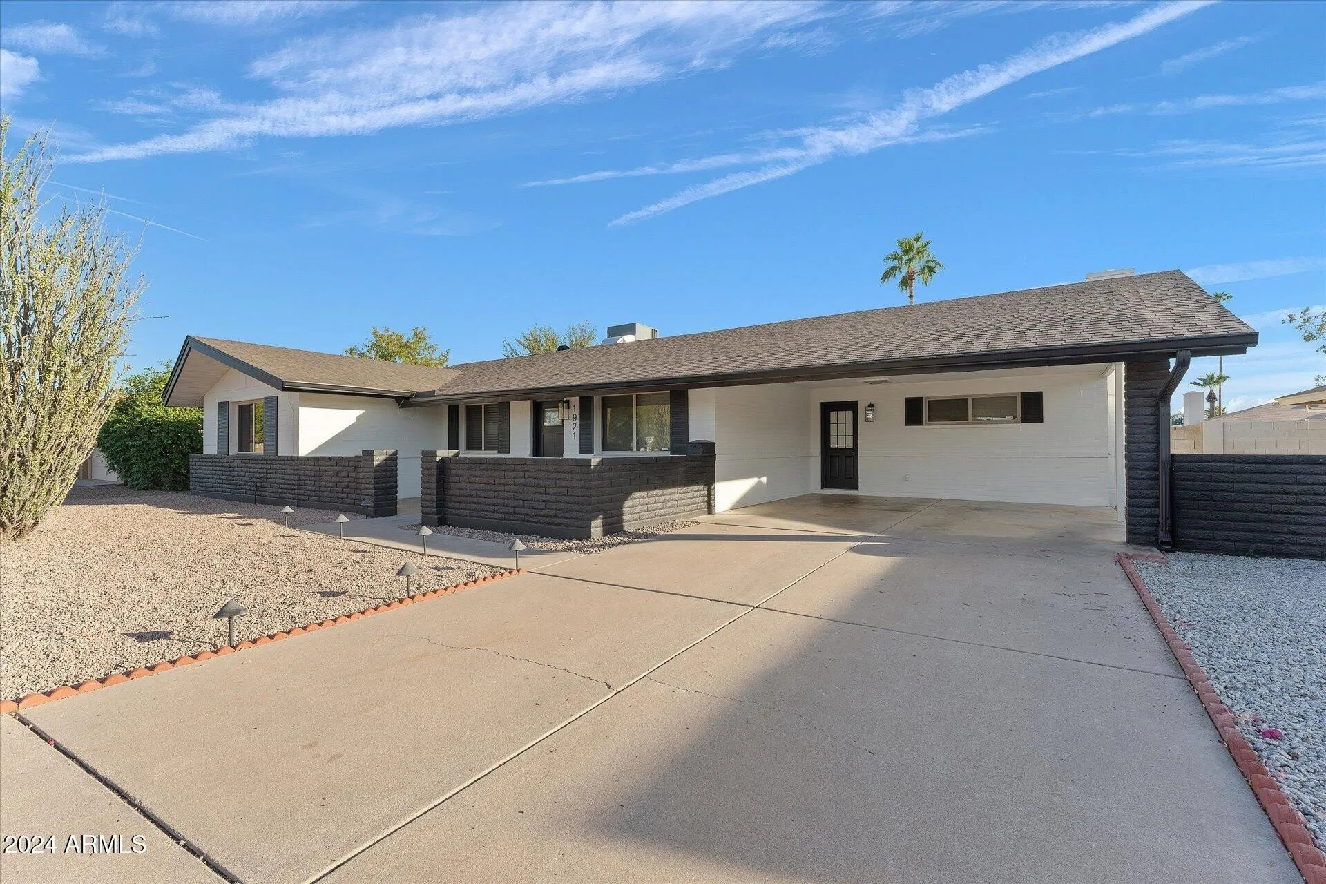 1921 E Laguna Drive photo 3