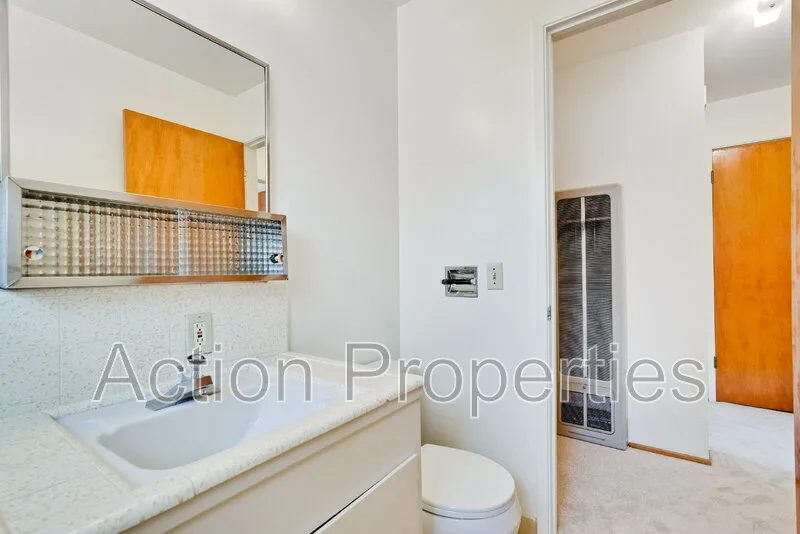 376 View St photo 5