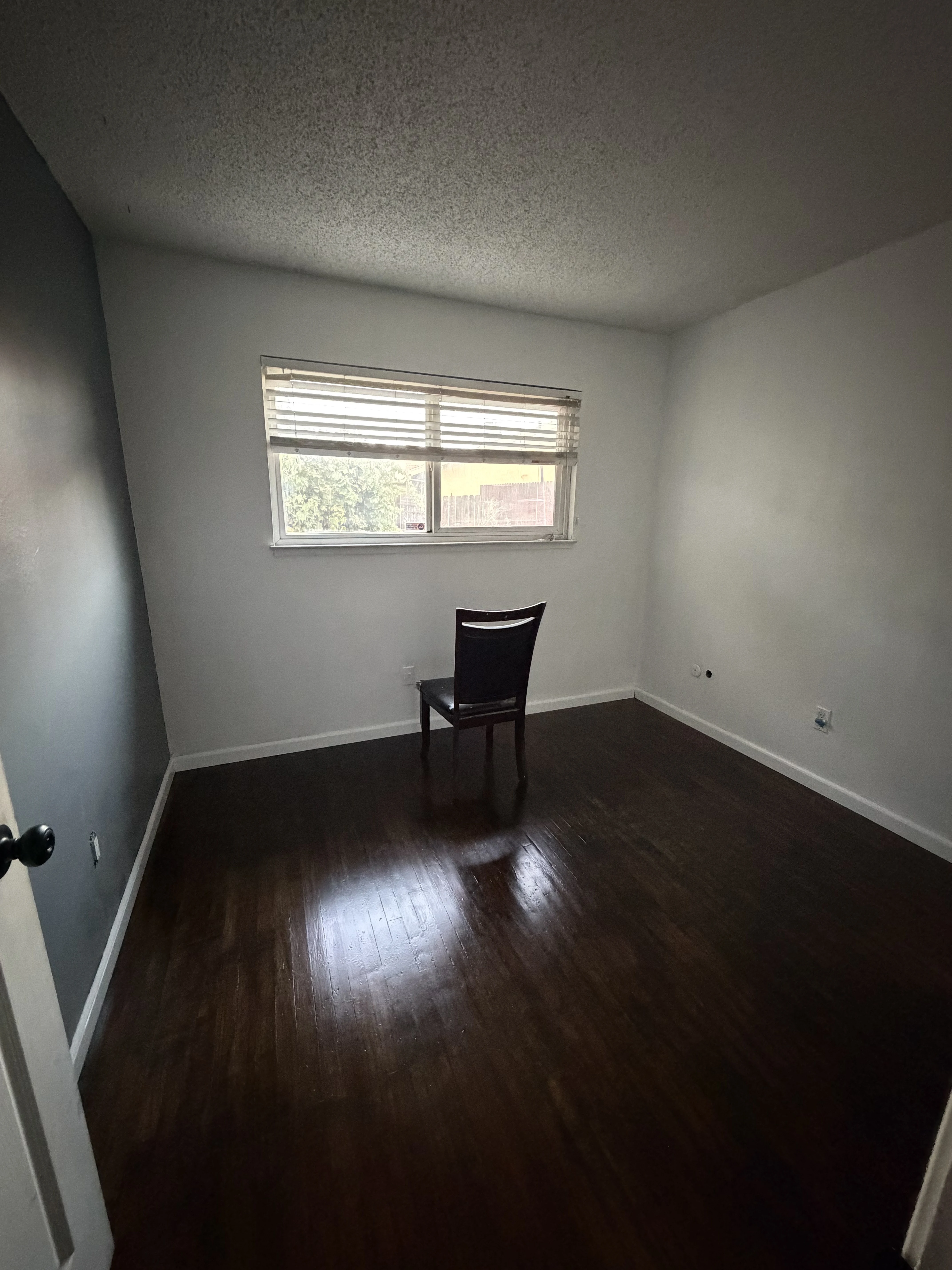1012 North Hickory Avenue photo 2