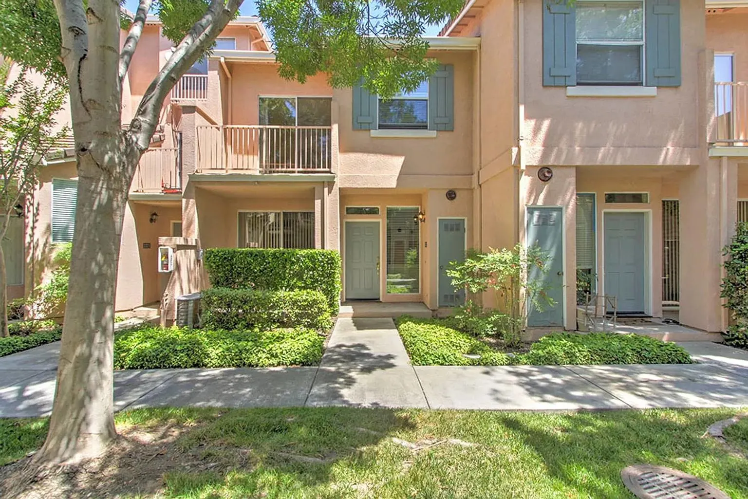 3318 Midtown Pl photo 2