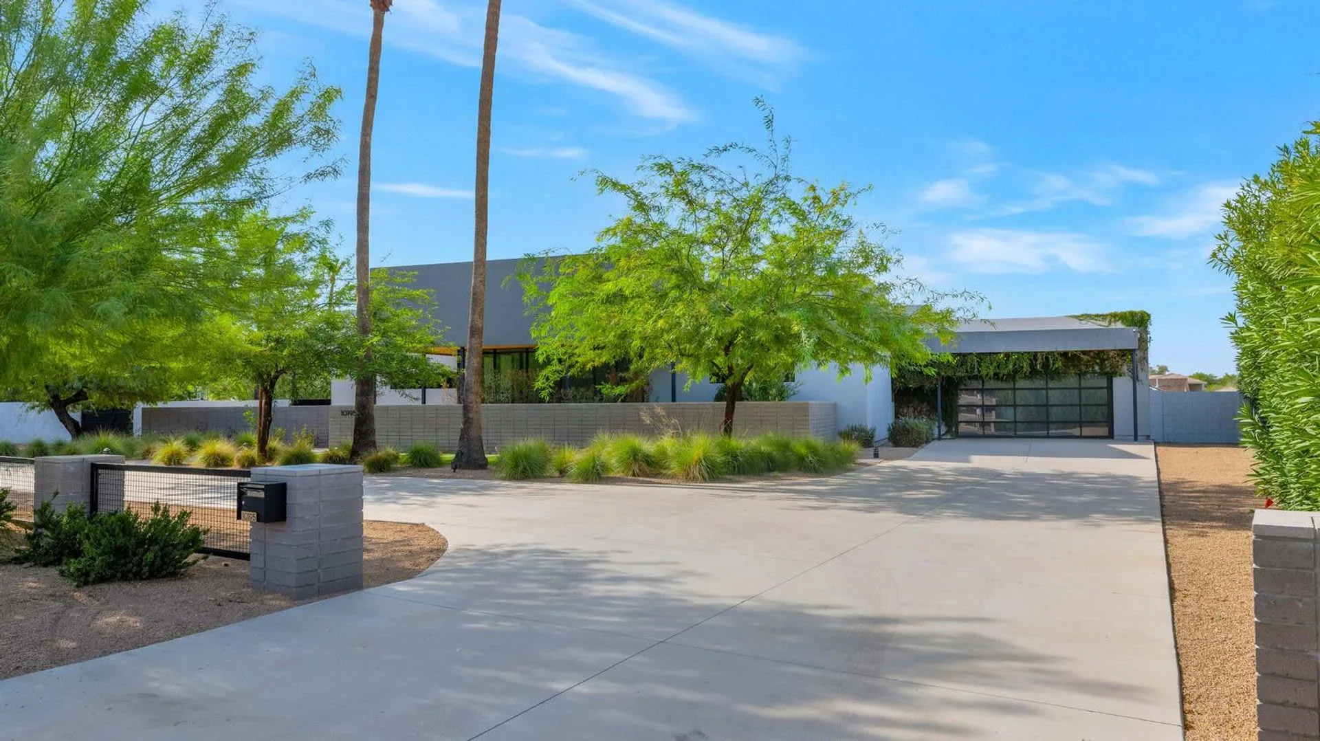 10195 E Cactus Rd Scottsdale, AZ 85260 photo 2