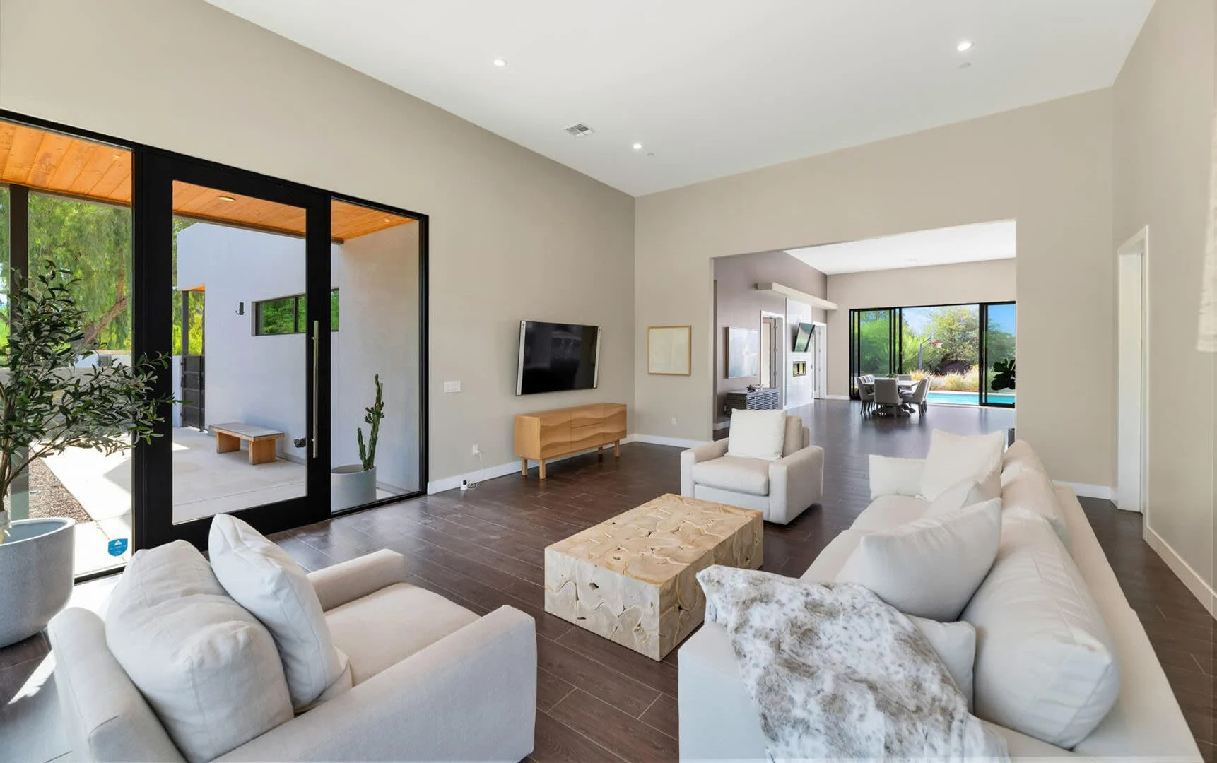 10195 E Cactus Rd Scottsdale, AZ 85260 photo 3