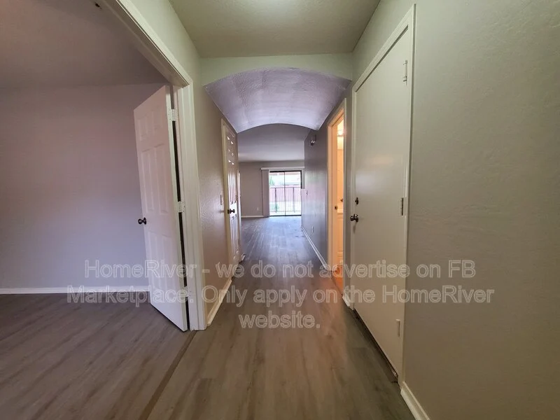 8504 W Jocelyn Ter photo 3