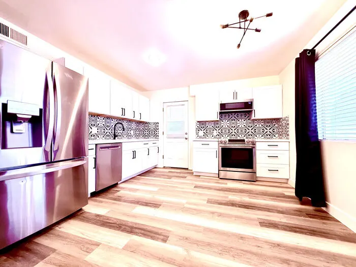 919 E Ocotillo Rd photo 3