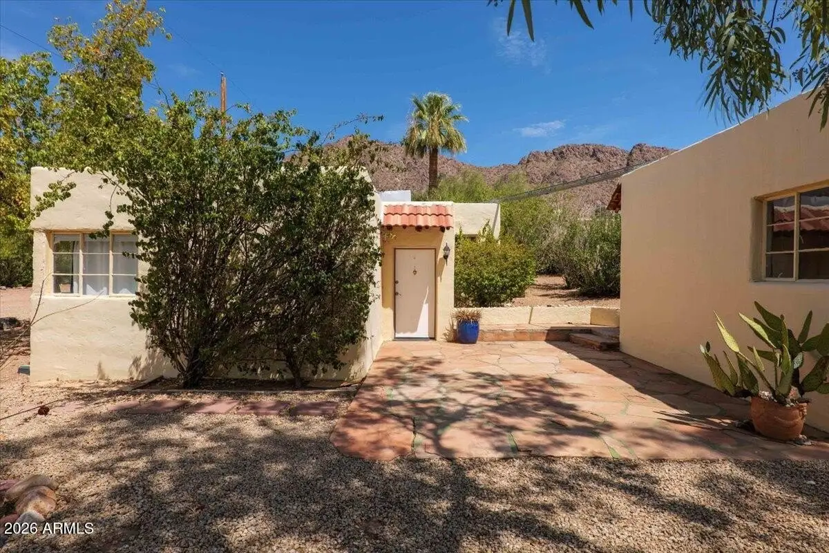 5702 E Camelback Rd Phoenix, AZ 85018 photo 2