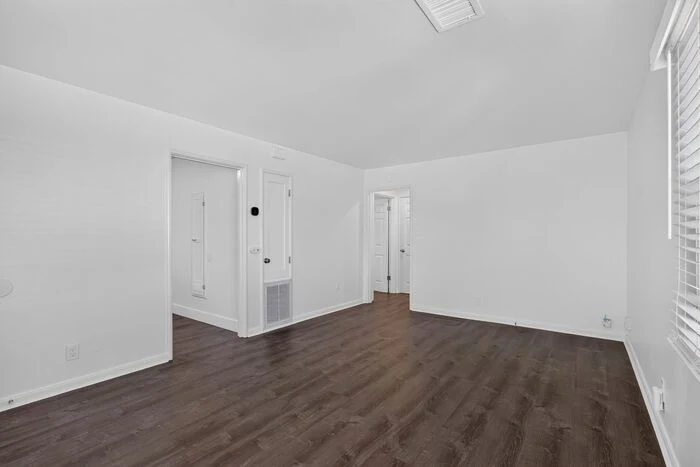 423 Webster Street photo 5