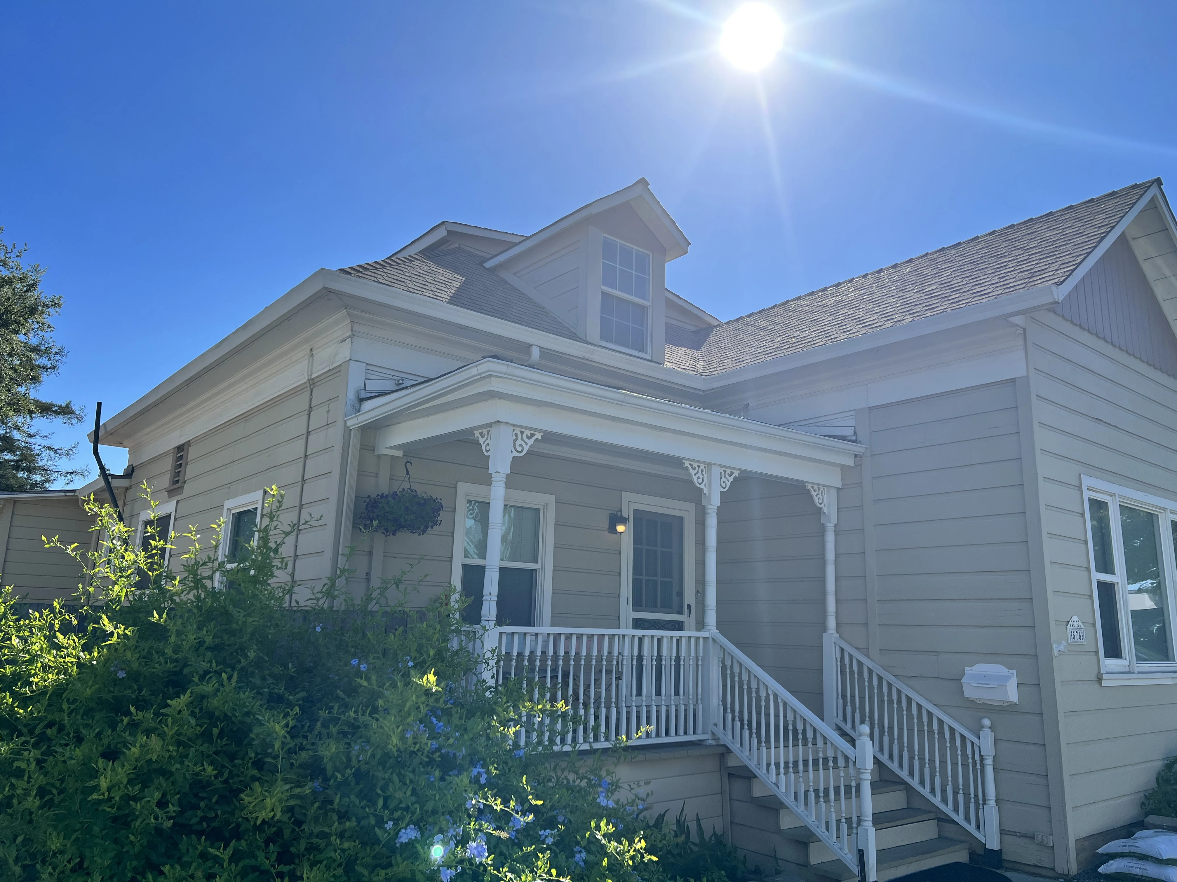 576 Military East photo 3