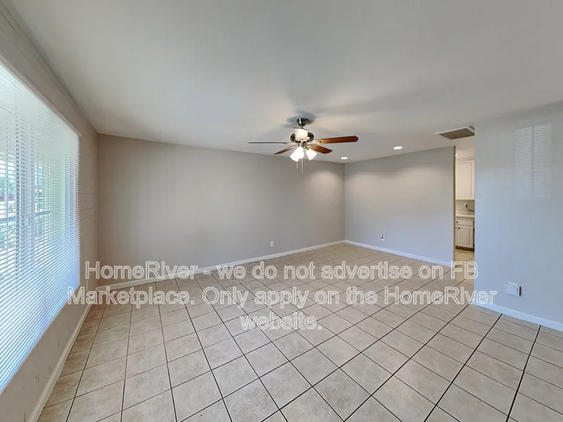 3212 W Marshall Ave photo 4