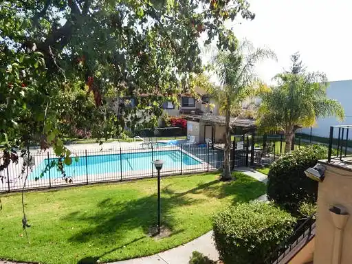 Upper Unit Condo Close to 880