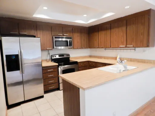 Upper Unit Condo Close to 880 photo 2