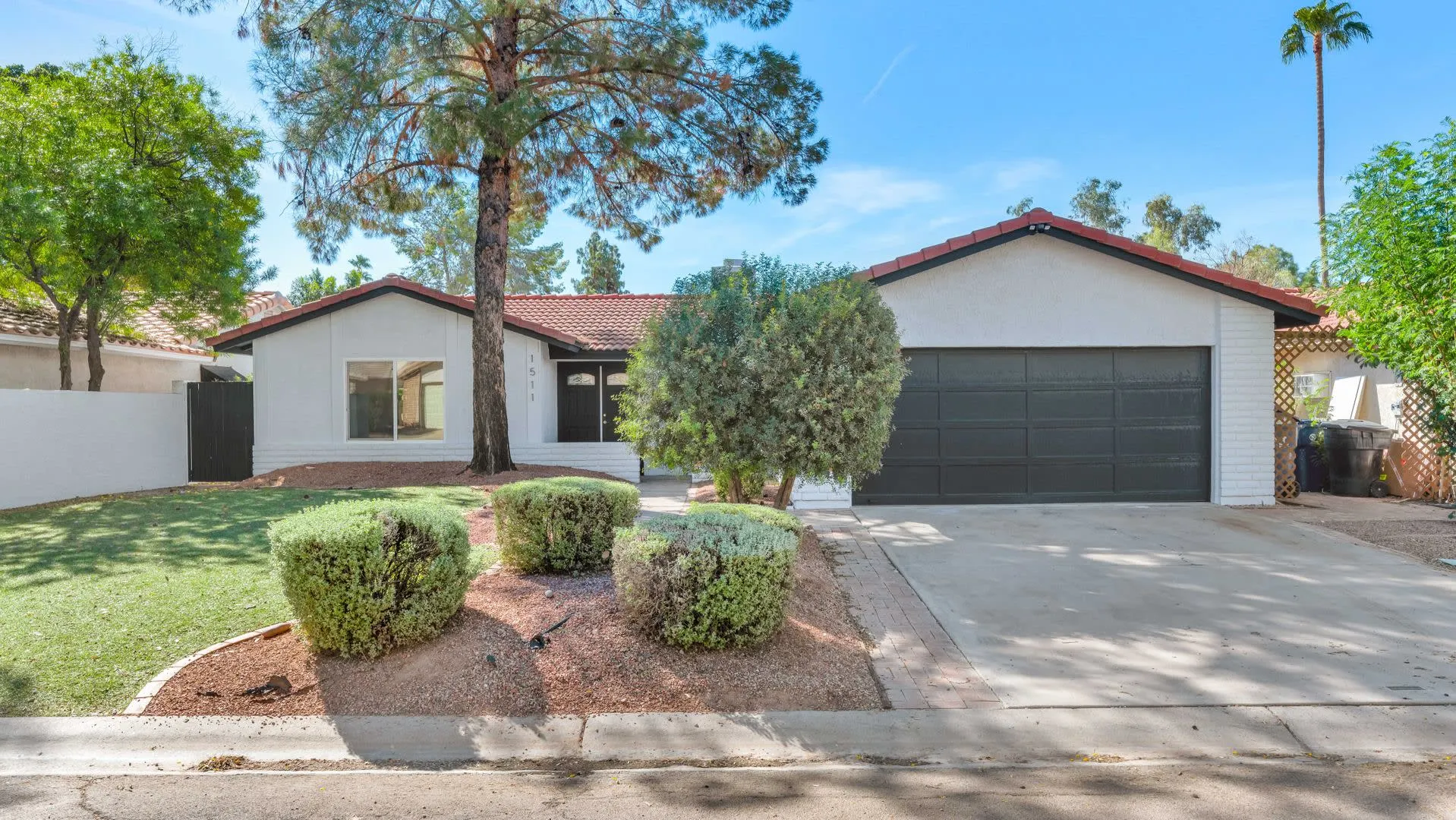 1511 E Edgewater Dr Tempe, AZ 85283