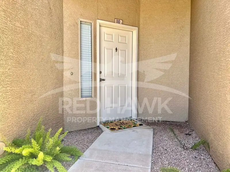 1335 E June St photo 5