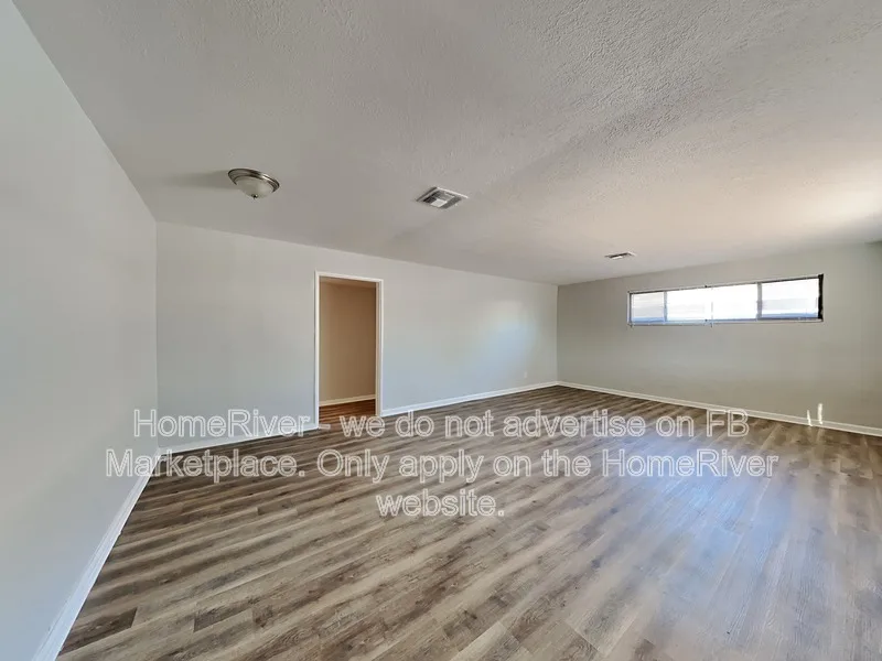 2216 W Minnezona Ave photo 5