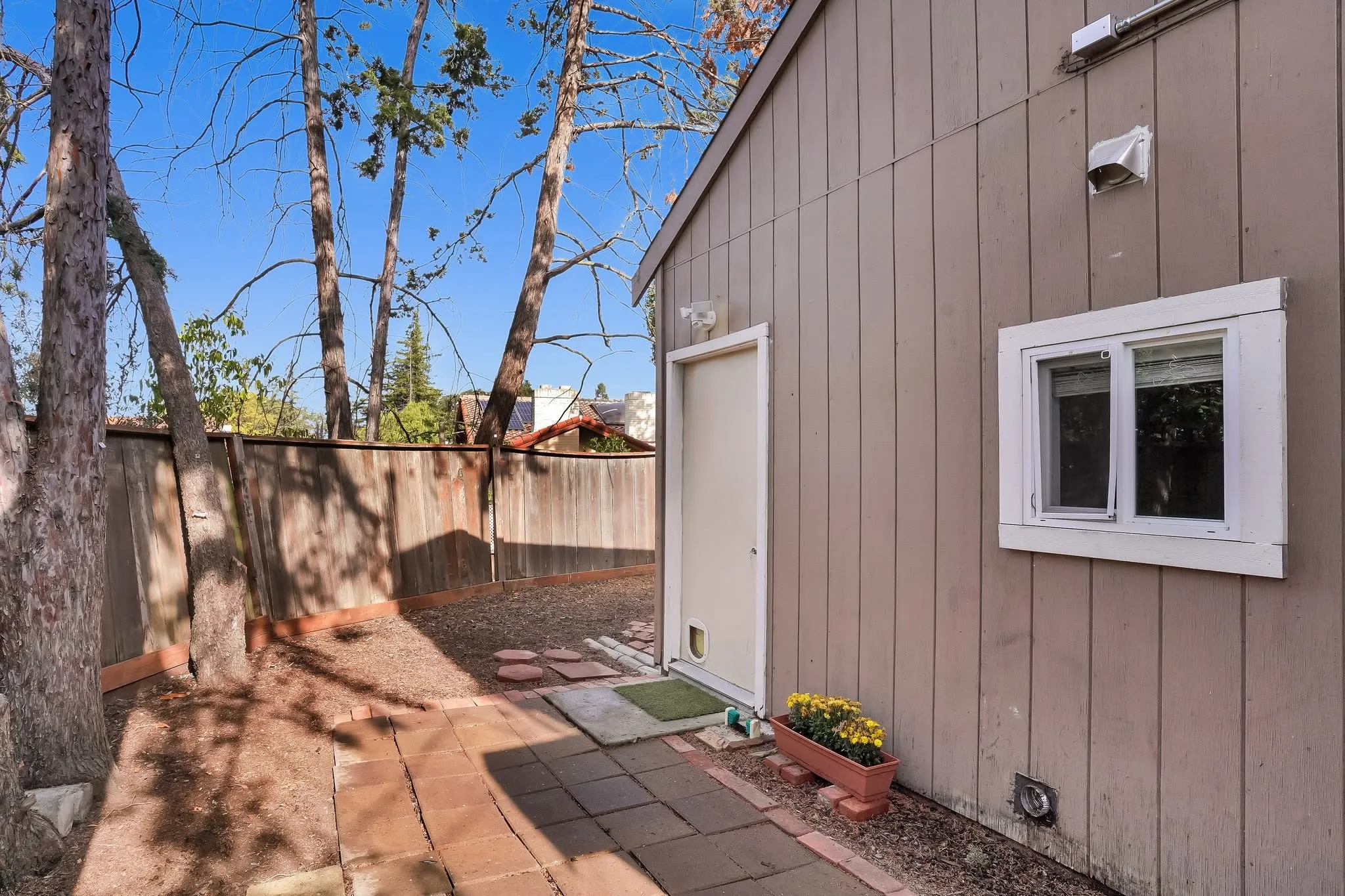 1338 Homestead Avenue photo 2