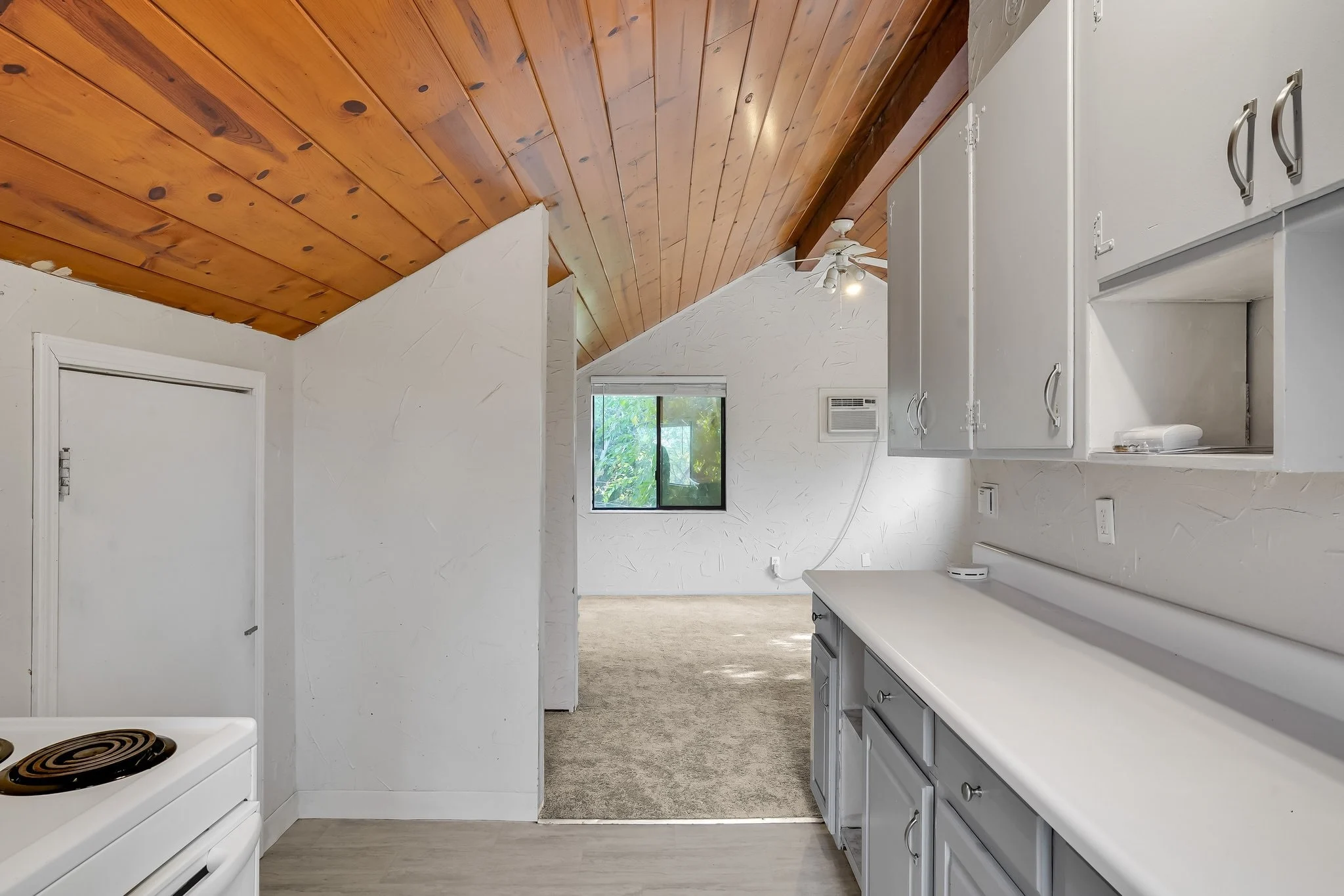 1338 Homestead Avenue photo 4
