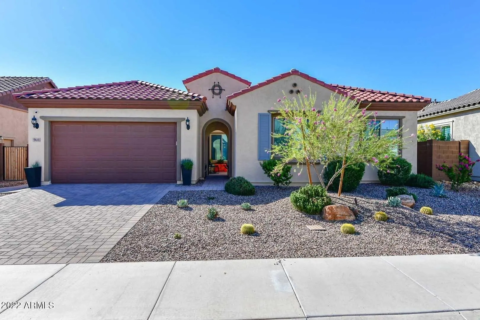 9661 W Patrick Ln Peoria, AZ 85383 photo 2