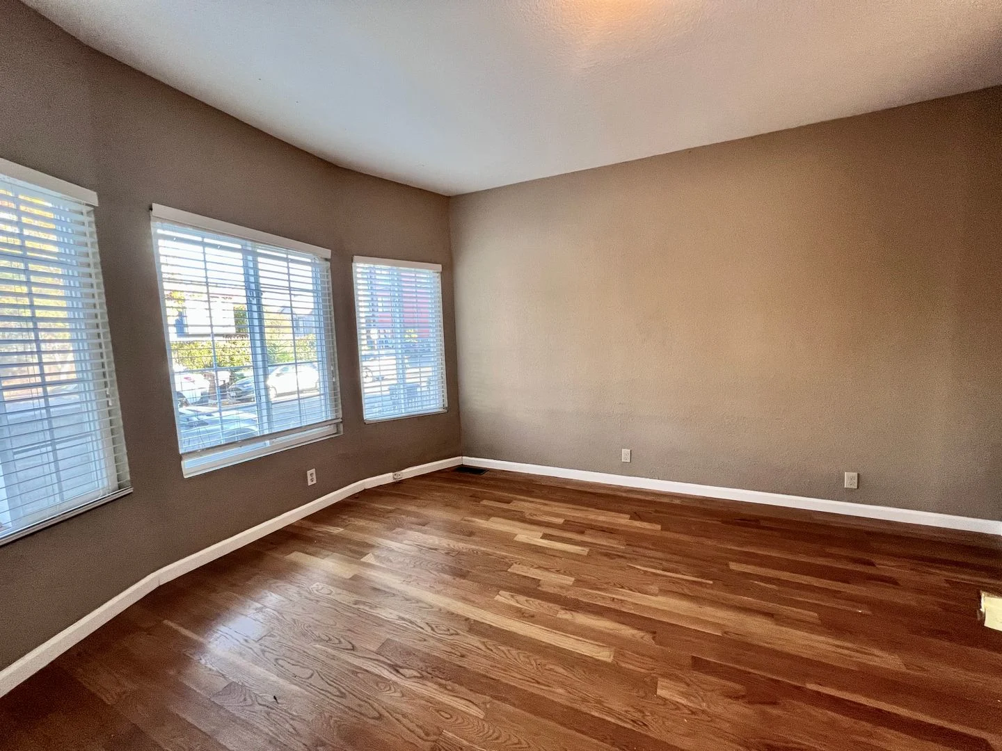 3209 Hannah Street photo 5