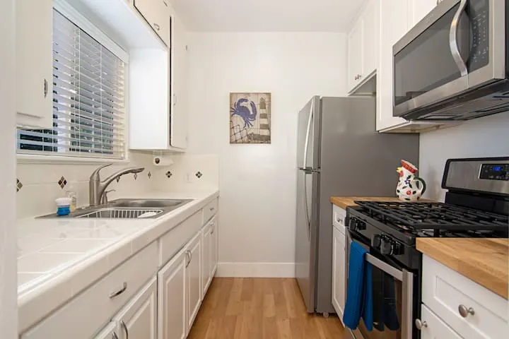 723 Whiting Court-1 photo 4