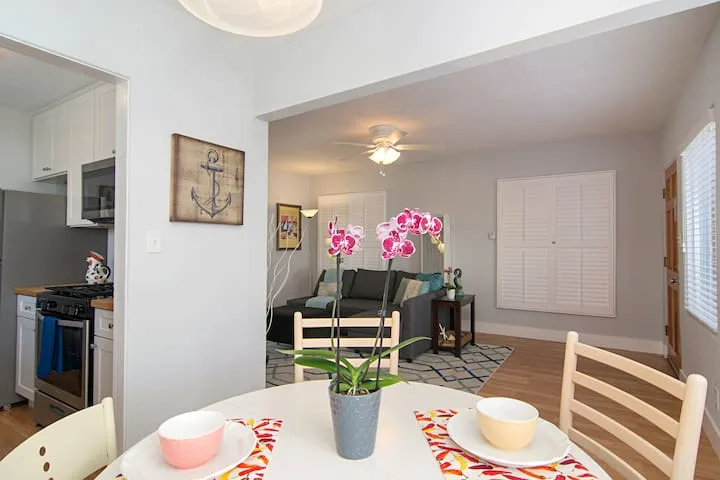 723 Whiting Court-1 photo 2