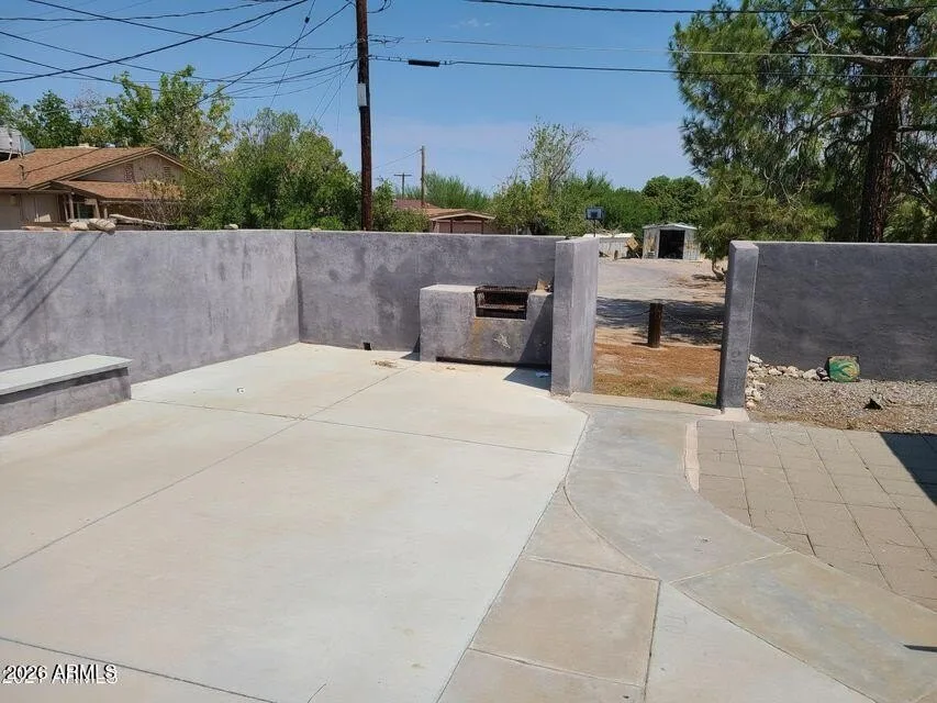 145 W Wickenburg Way W photo 5