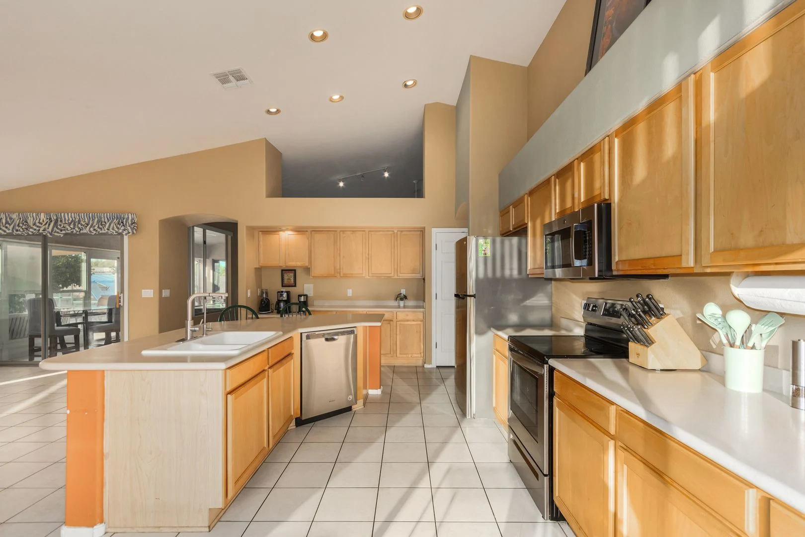 8440 W Alex Ave Peoria, AZ 85382 photo 2