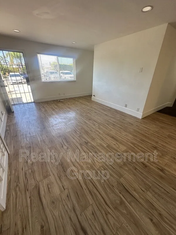 3783 36th St photo 4