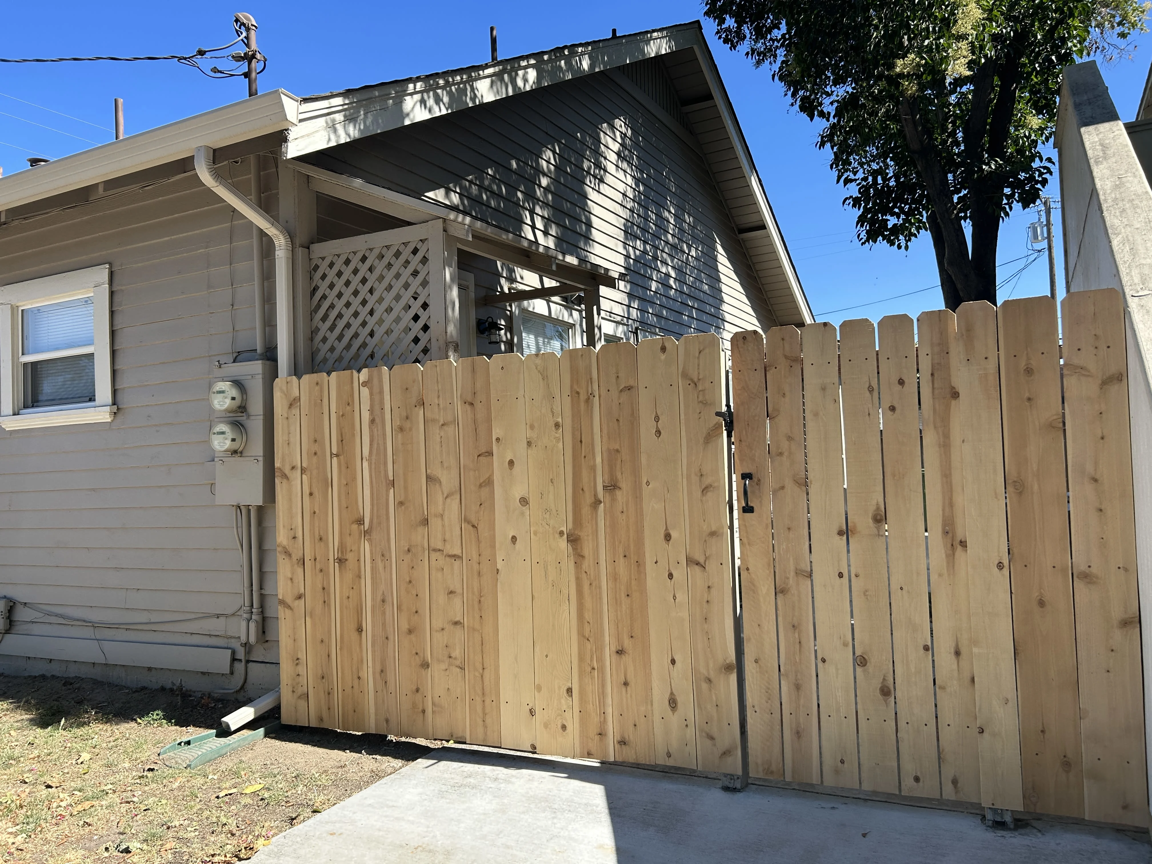 1145 Parker Ave photo 2