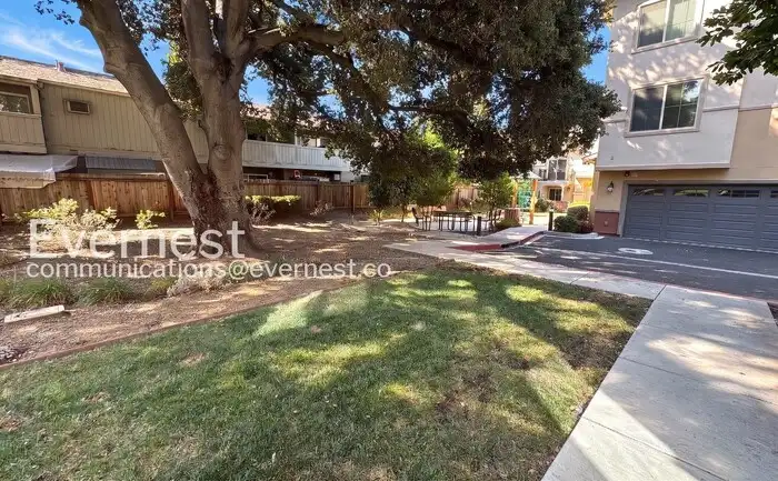 1256 Detroit Ave Concord, CA 94520 photo 4