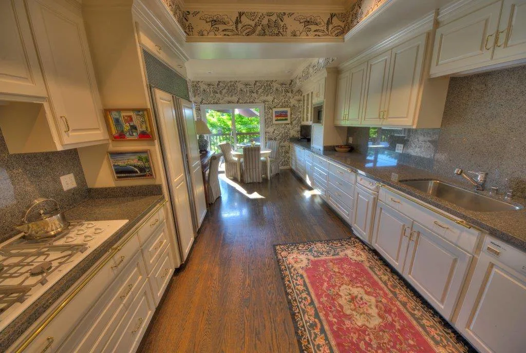 9 Carriage Ct photo 3