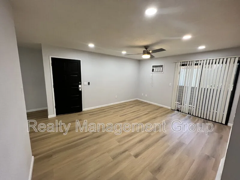 1013 Sunshine Ave photo 4