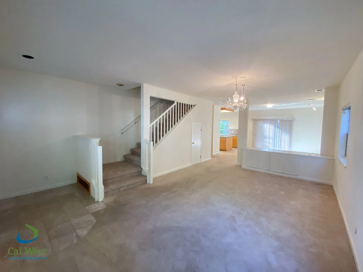 $8995-Amazing 4 Bed/3 Bath Home in Mtn. View Jackson Park Neighborhood! Central Air conditioning! photo 3