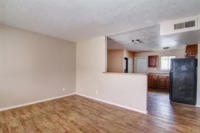 1810 N 51st St unit 14 photo 2