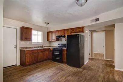 1810 N 51st St unit 14 photo 5