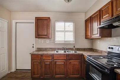 1810 N 51st St unit 14 photo 4