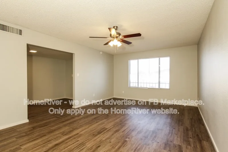4441 W Carol Ave photo 3