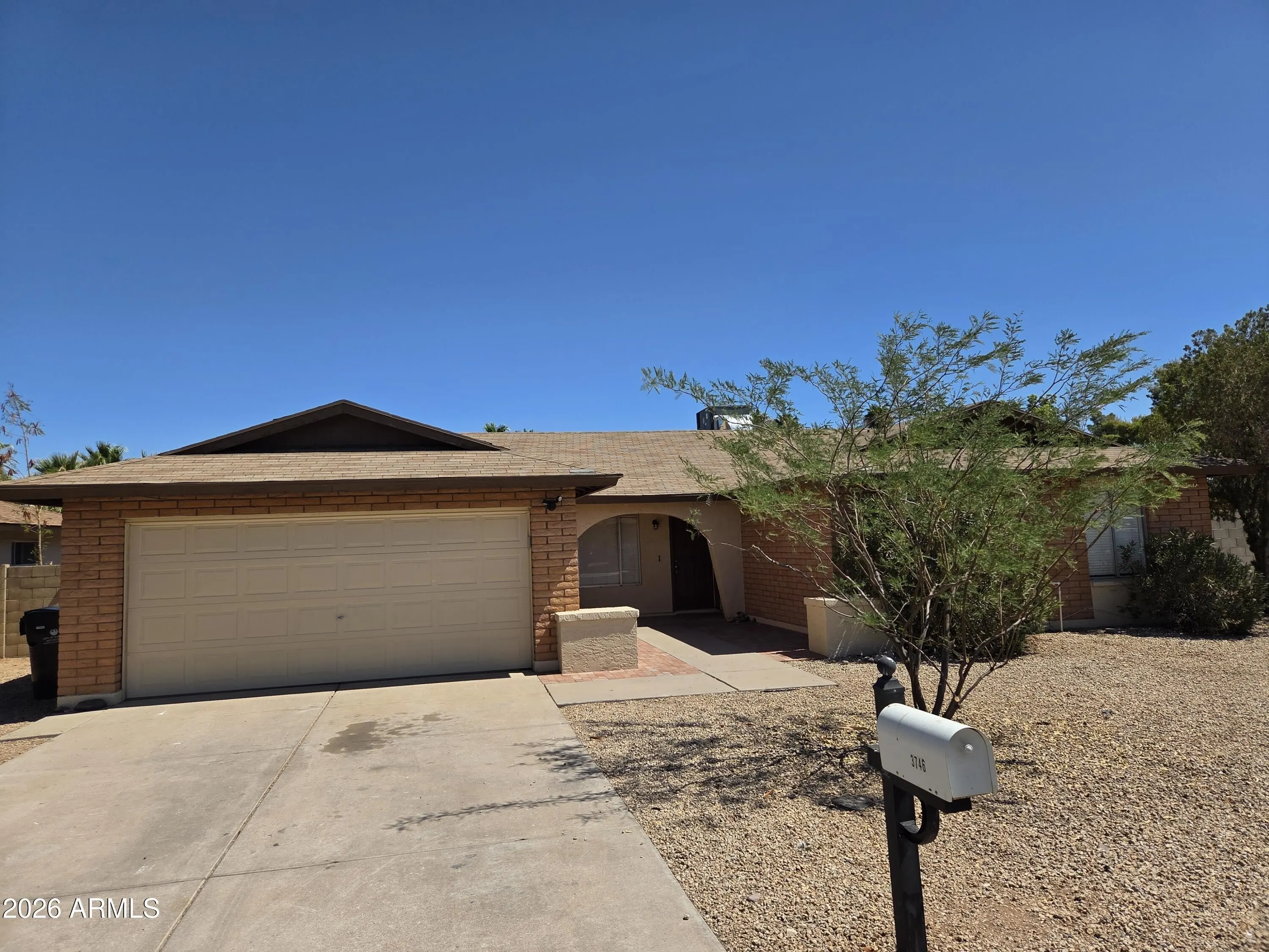 3746 W Surrey Ave Phoenix, AZ 85029 photo 2