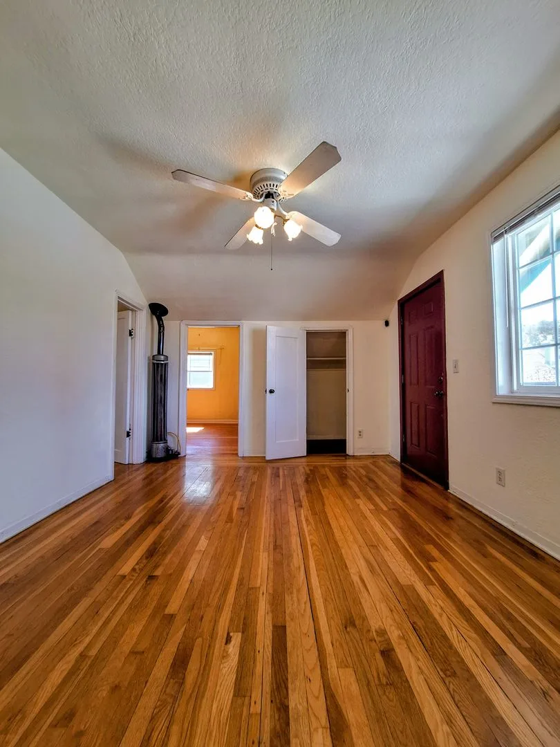 1BR/1BA Duplex on E. Julian St · San Jose photo 4