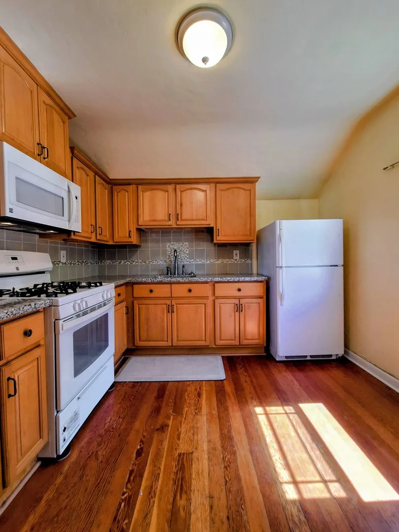 1BR/1BA Duplex on E. Julian St · San Jose photo 3