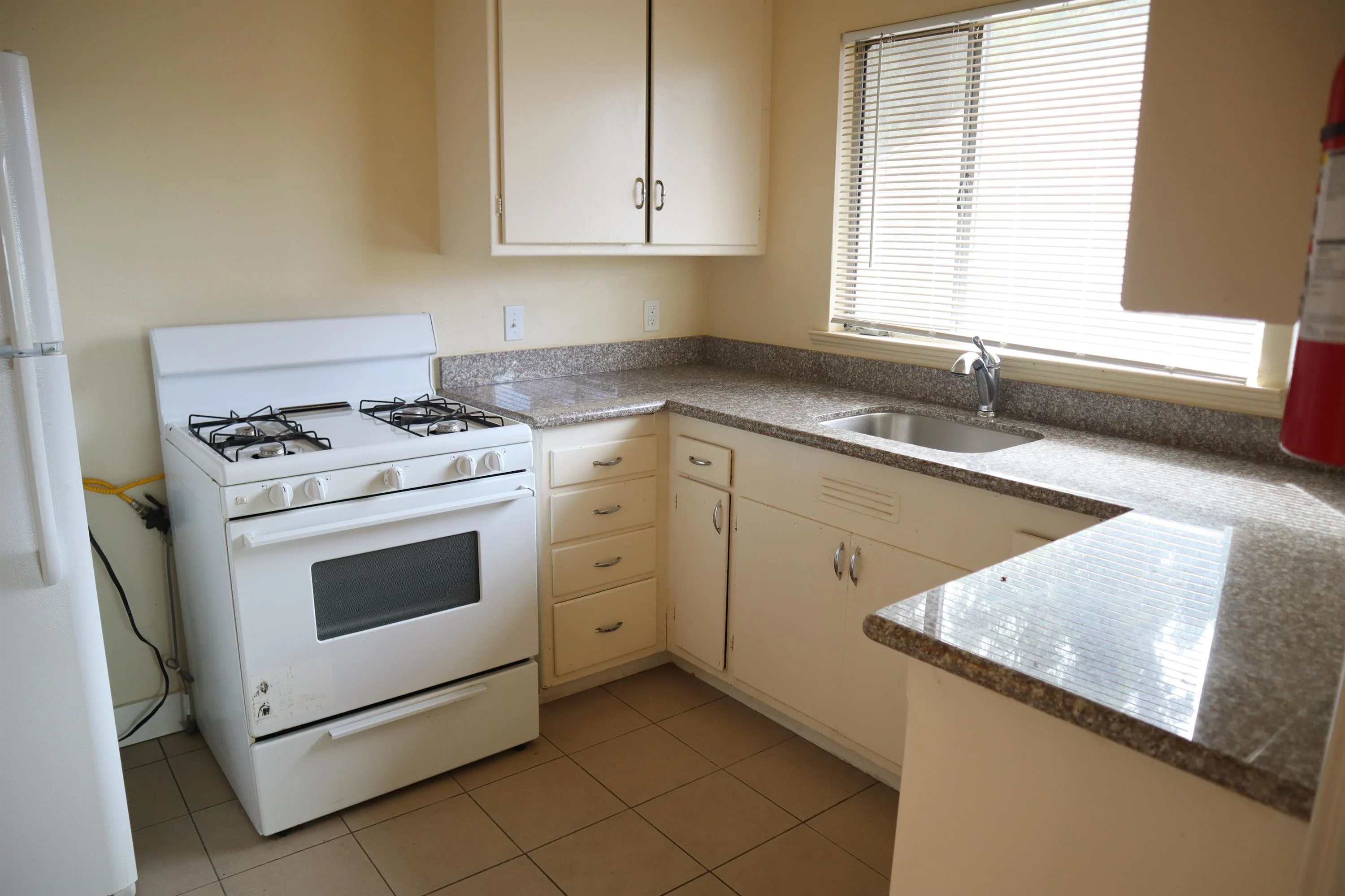 6518 Outlook Ave unit 3 photo 5