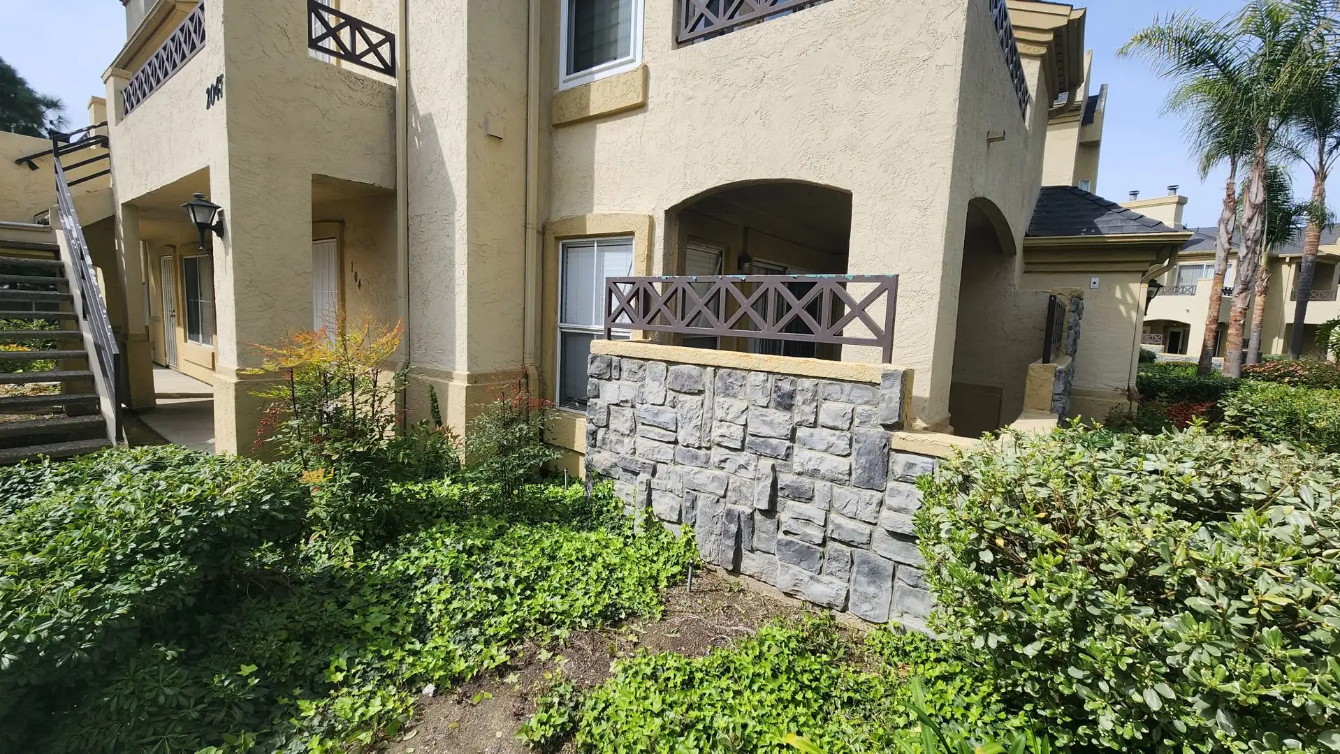 2 Bedroom, 2 Bath Condo in Eastlake Shores