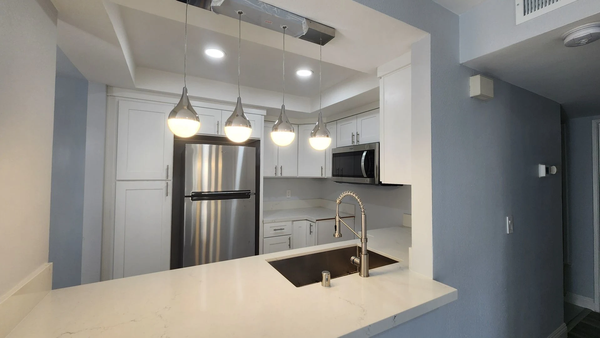 2 Bedroom, 2 Bath Condo in Eastlake Shores photo 5