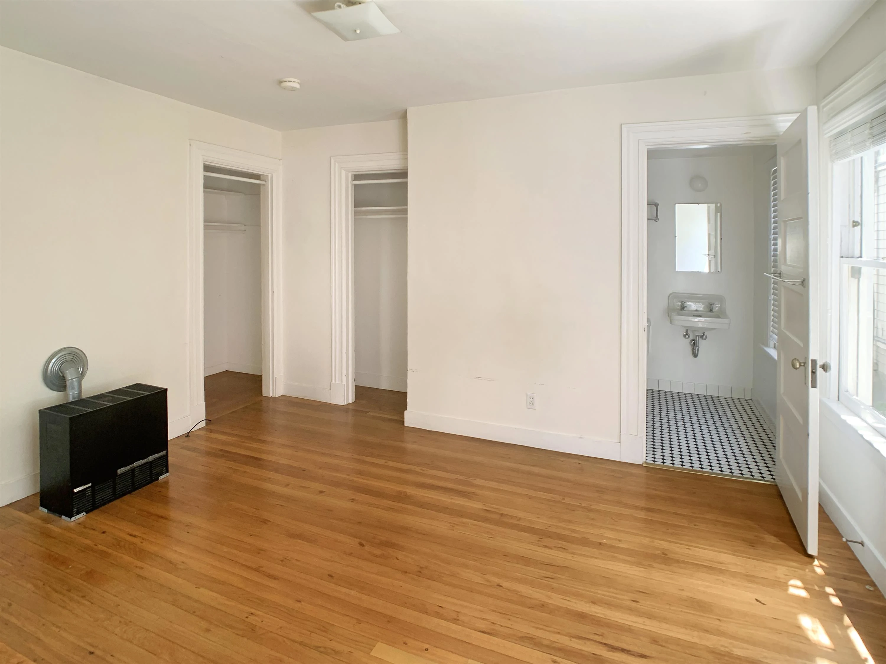 2425 Durant Avenue photo 4