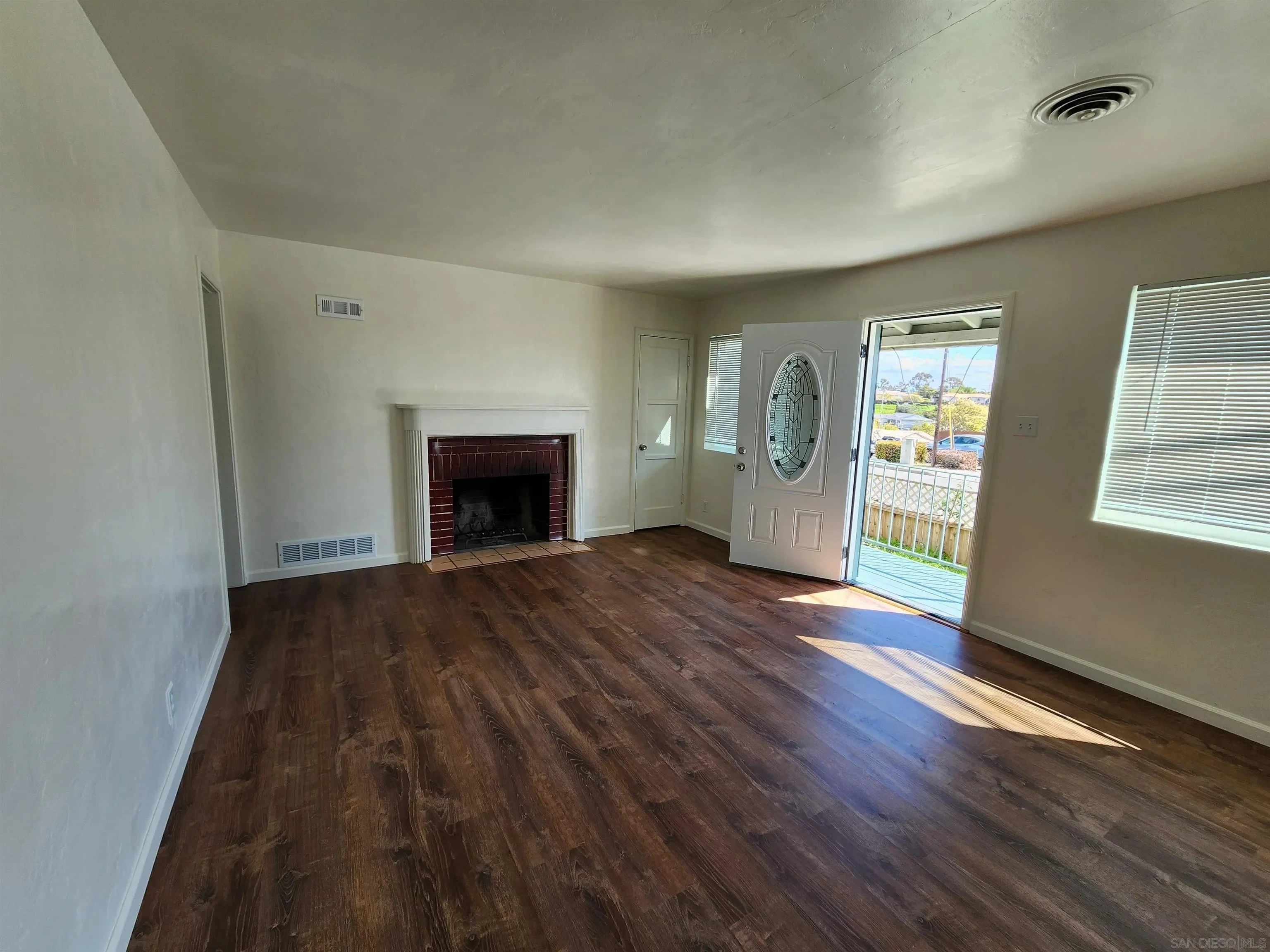 7238 Fulton St San Diego, CA 92111 photo 2