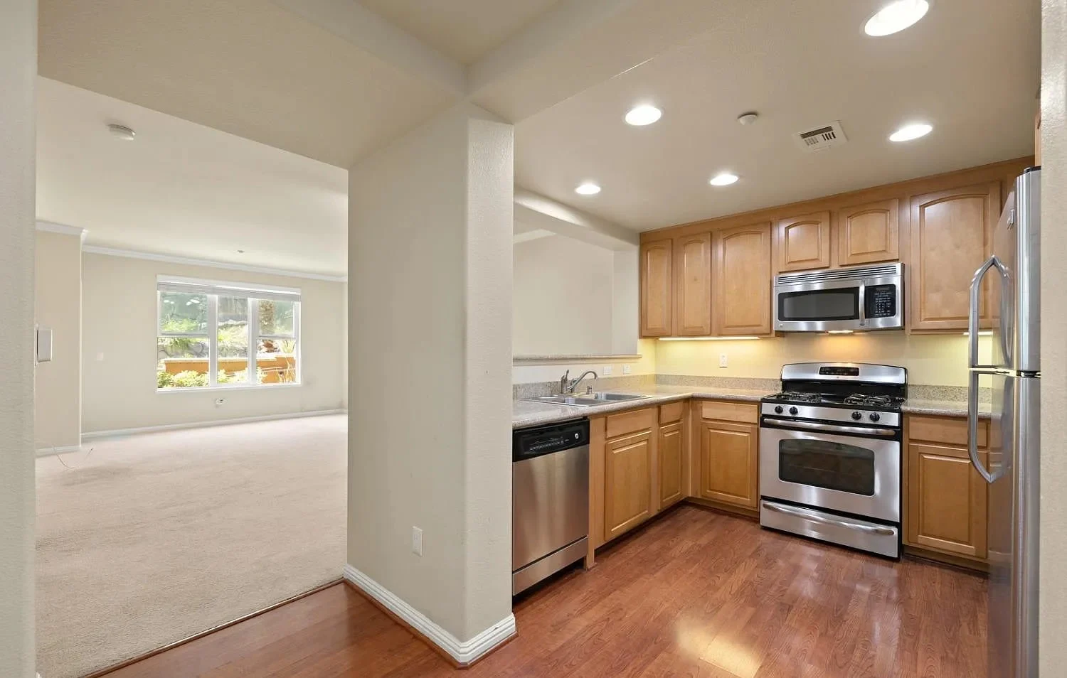 2260 Gellert Blvd Apt 1107 photo 4