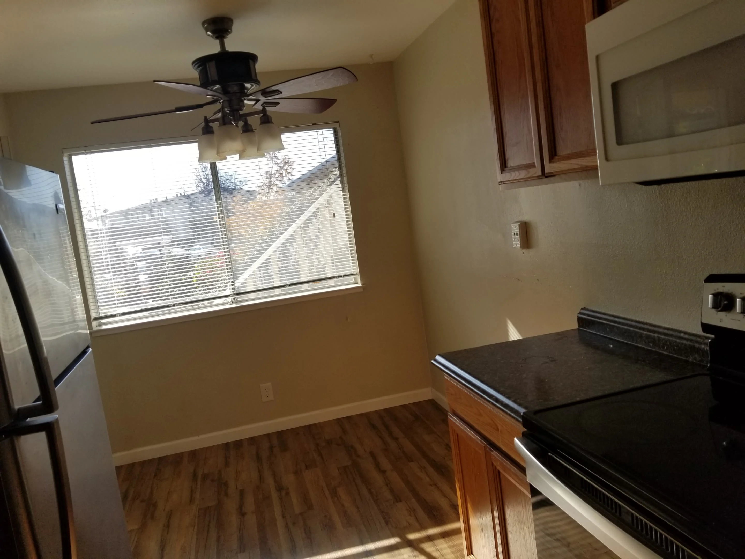 146 Maher Ct photo 4
