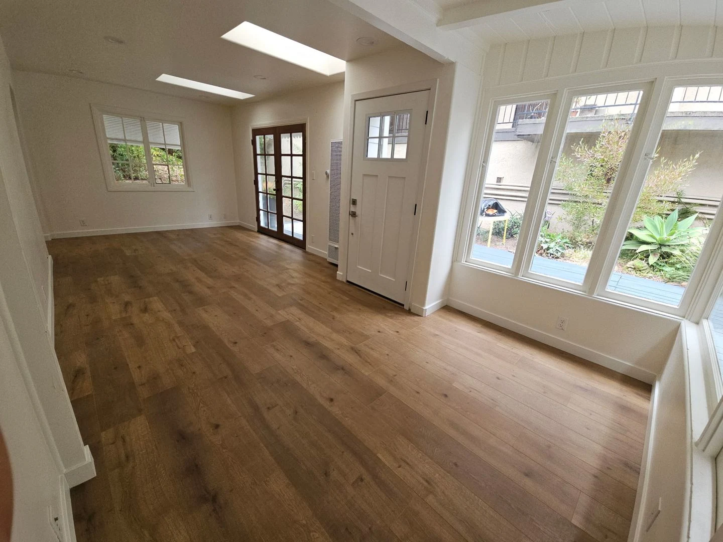 Cute One Bedroom Cottage Near the Center of Mission Hills! photo 3