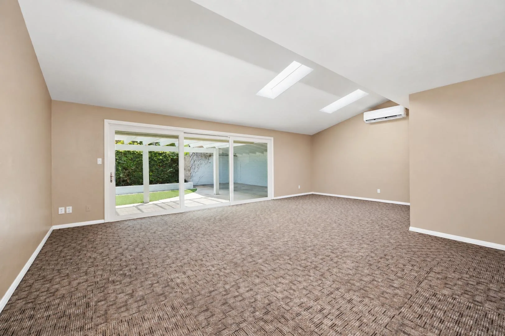 5231 Remington Rd photo 4