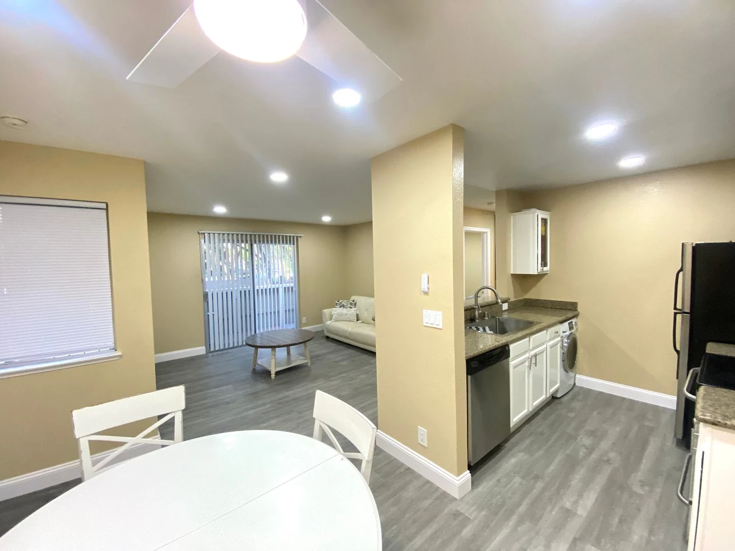 Upgraded 2 Bed 2 Bath Condo for lease in Fremont! photo 3