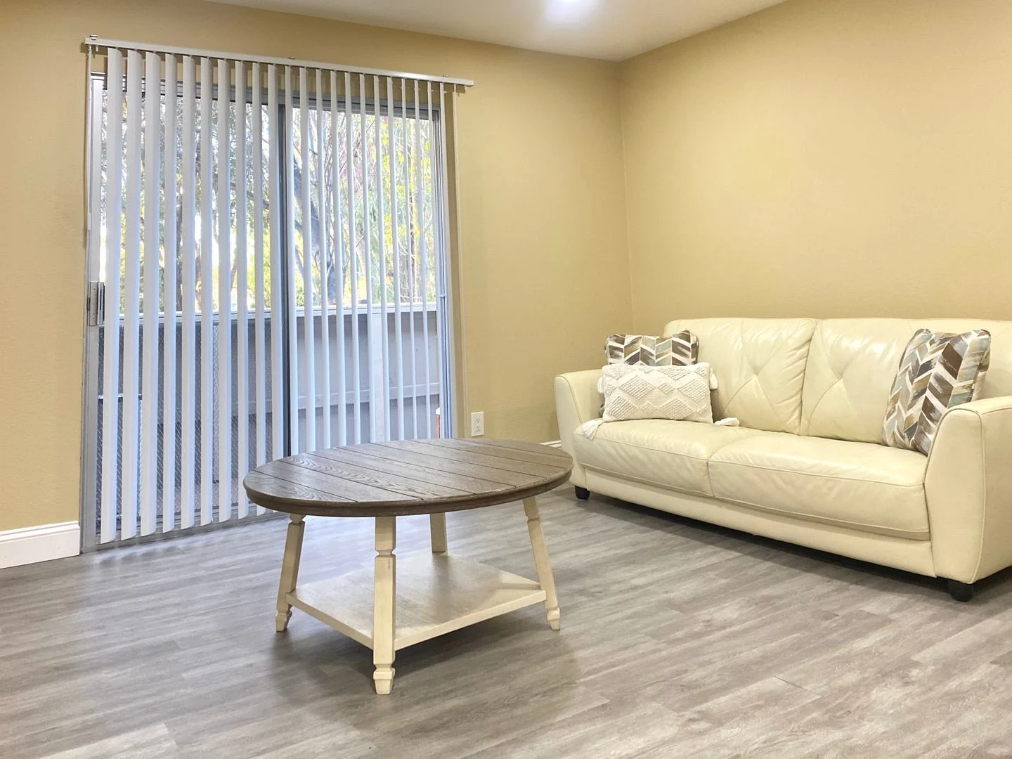 Upgraded 2 Bed 2 Bath Condo for lease in Fremont! photo 2