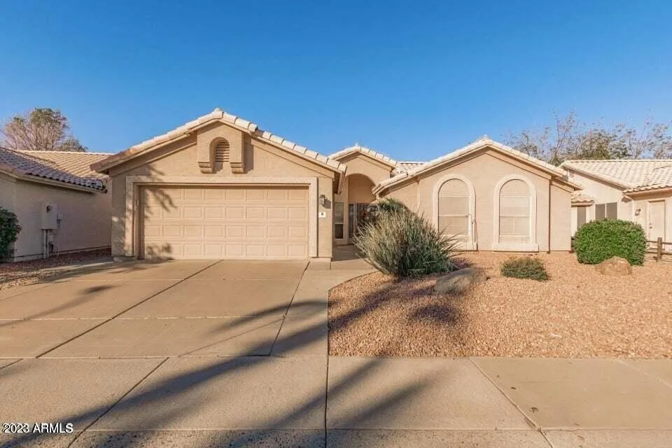 8 W Marco Polo Rd Phoenix, AZ 85027